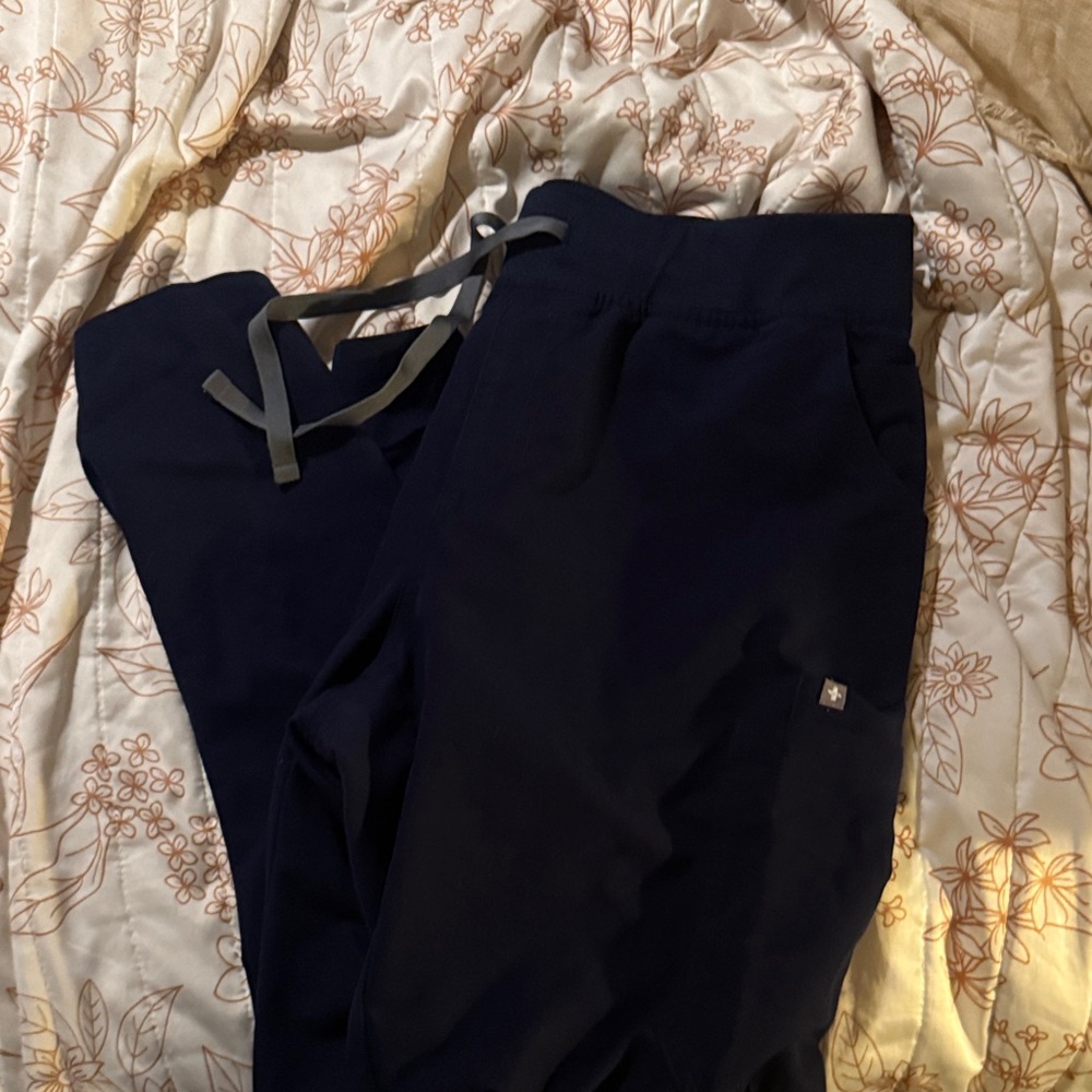Figs 7 pocket straight leg scrub pants